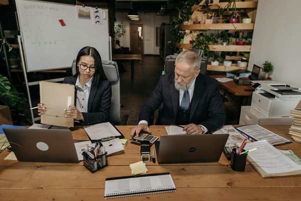 Découvrez Qui Se Cache Derrière les Juges de la Juridiction Commerciale ?